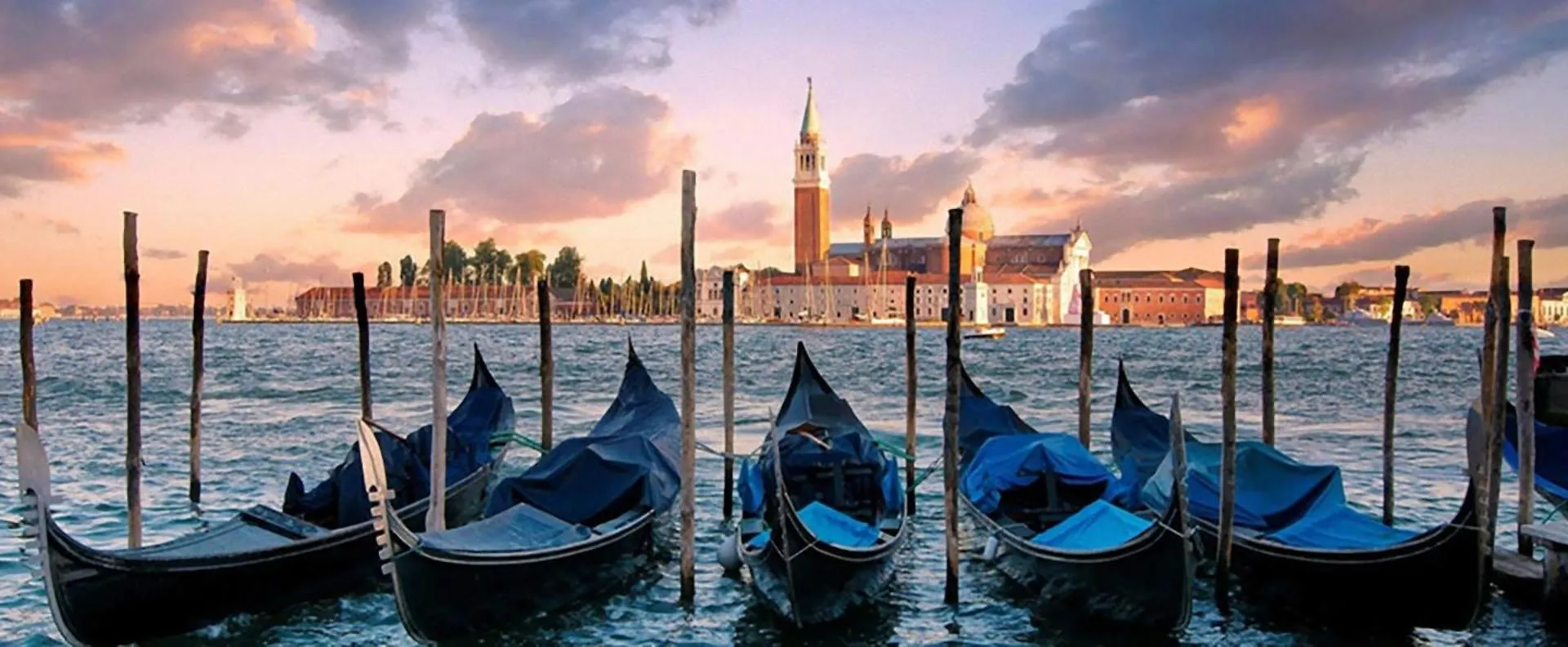 Villa Santin Carraro Immobiliare - Family Apartments location